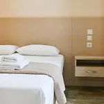 Agnanti מלון דירות 2*